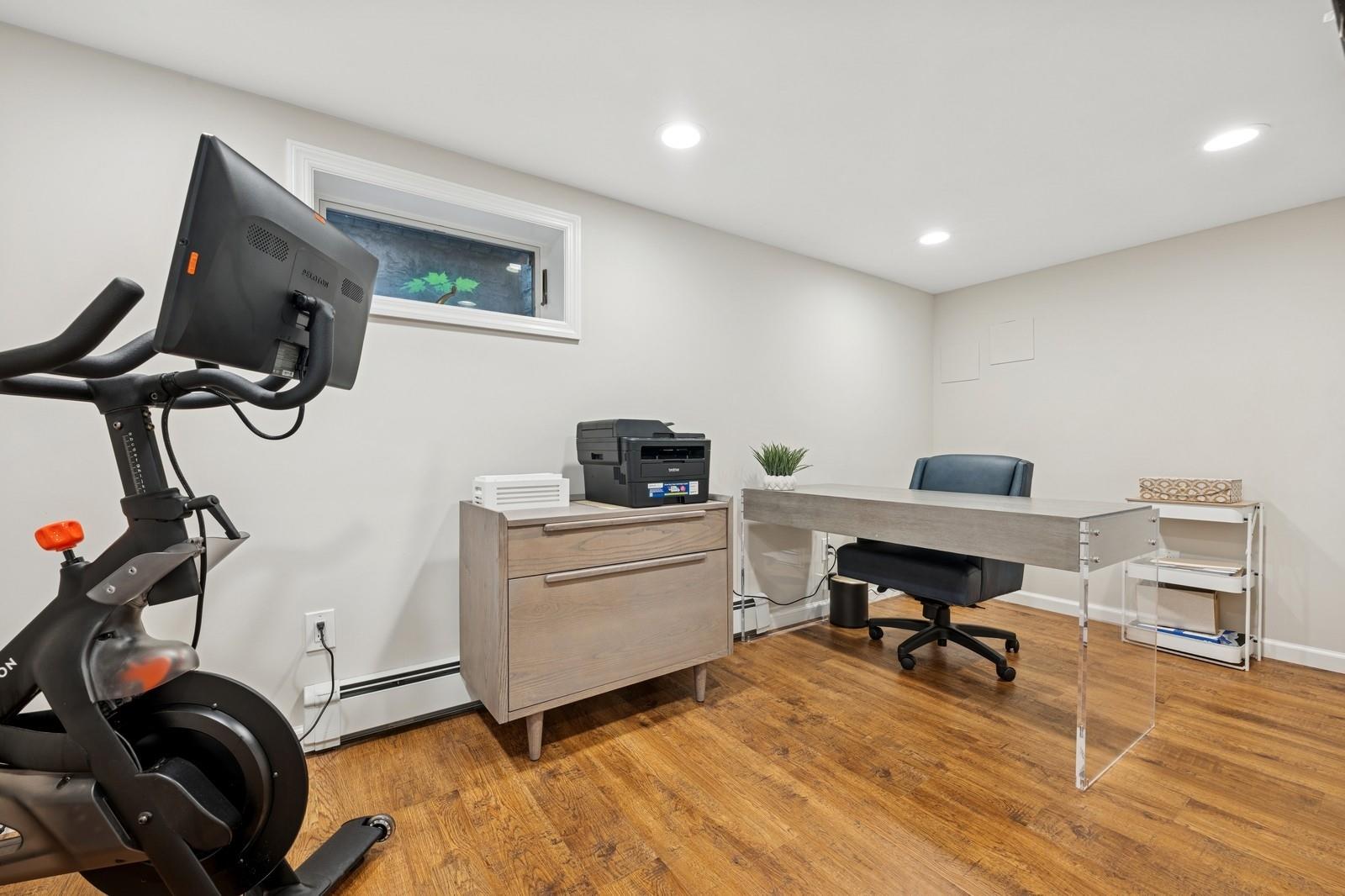 110 Lee Road, Garden City, New York image 34