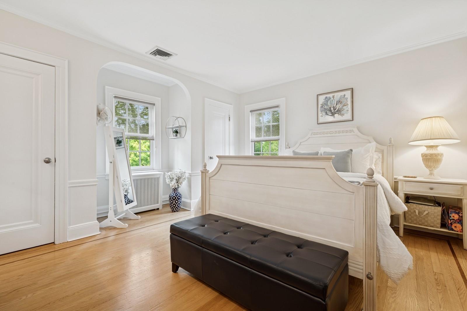 110 Lee Road, Garden City, New York image 26