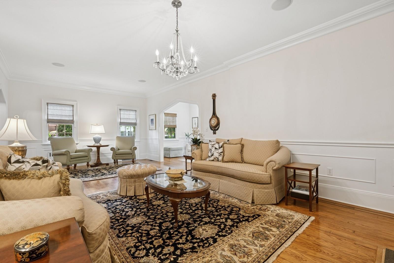 110 Lee Road, Garden City, New York image 6