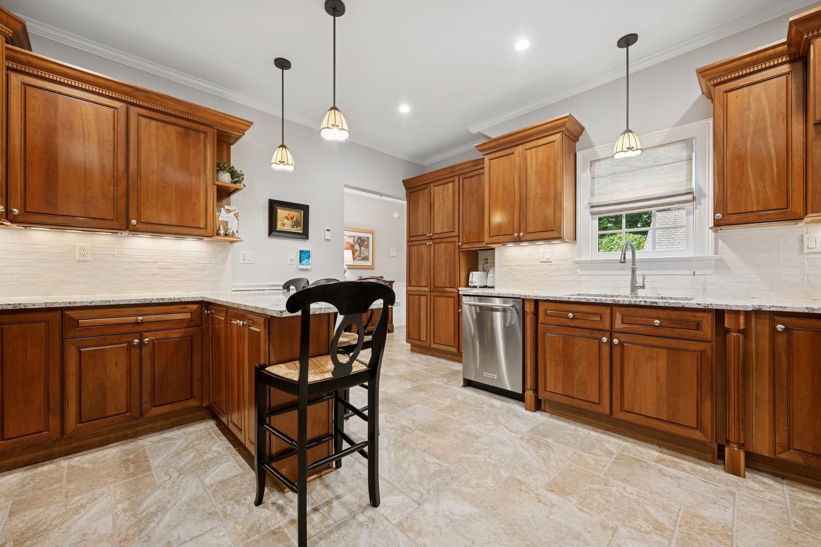 110 Lee Road, Garden City, New York image 12