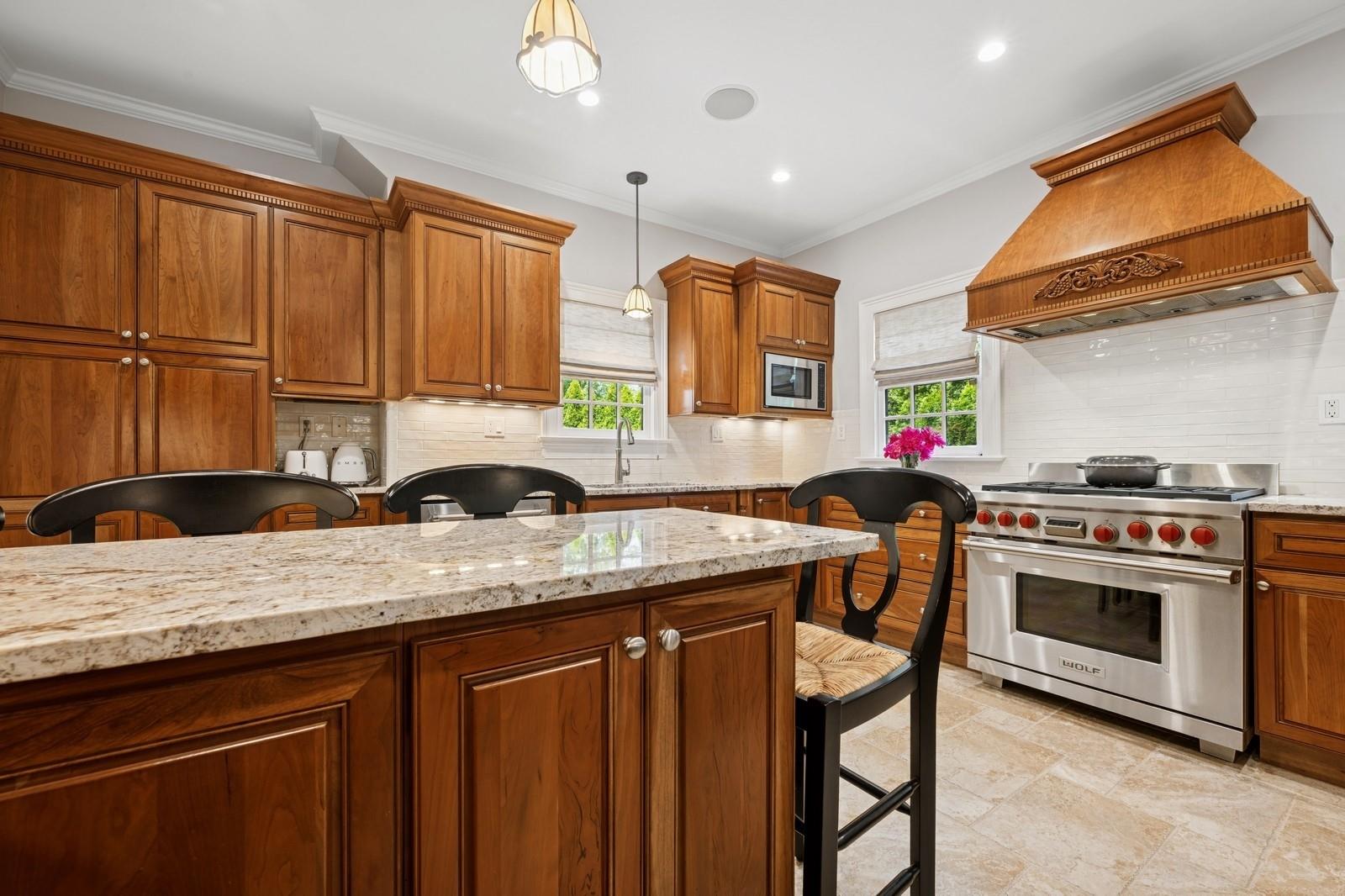 110 Lee Road, Garden City, New York image 11