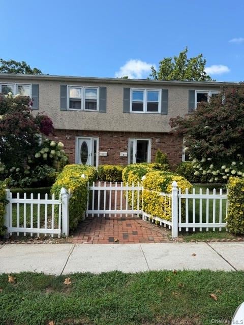 Multifamily For Rent - 11 Chestnut Street<br/> Glen Cove, NY 11542