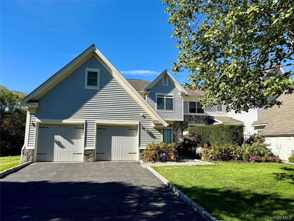 Photo of 7 Cobblefield Lane, White Plains, NY 10605 (MLS # 960676)