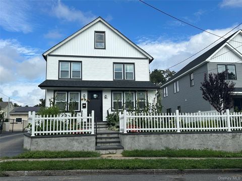 168 Jefferson Avenue Roslyn Heights NY 11577