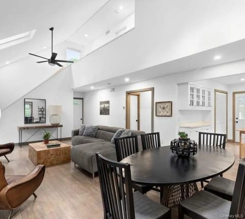 Photo of 33 Whalers Drive, Sag Harbor, NY 11963 (MLS # 933355)