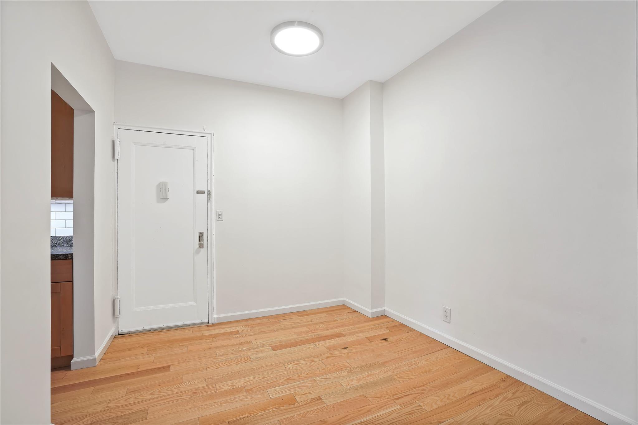 110 Draper Lane L8S