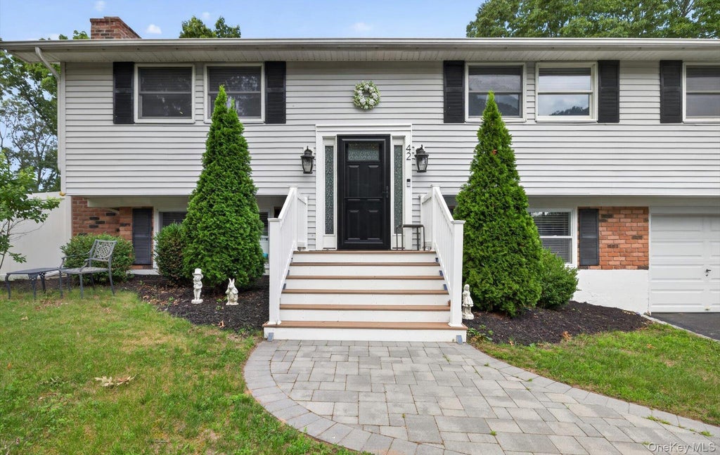 Photo of 42 W Broadway, Port Jefferson Station, NY 11776 (MLS # 1021664)