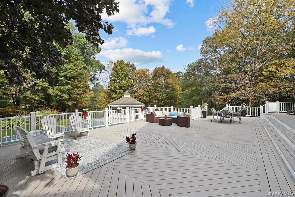 74 Ridgefield Avenue