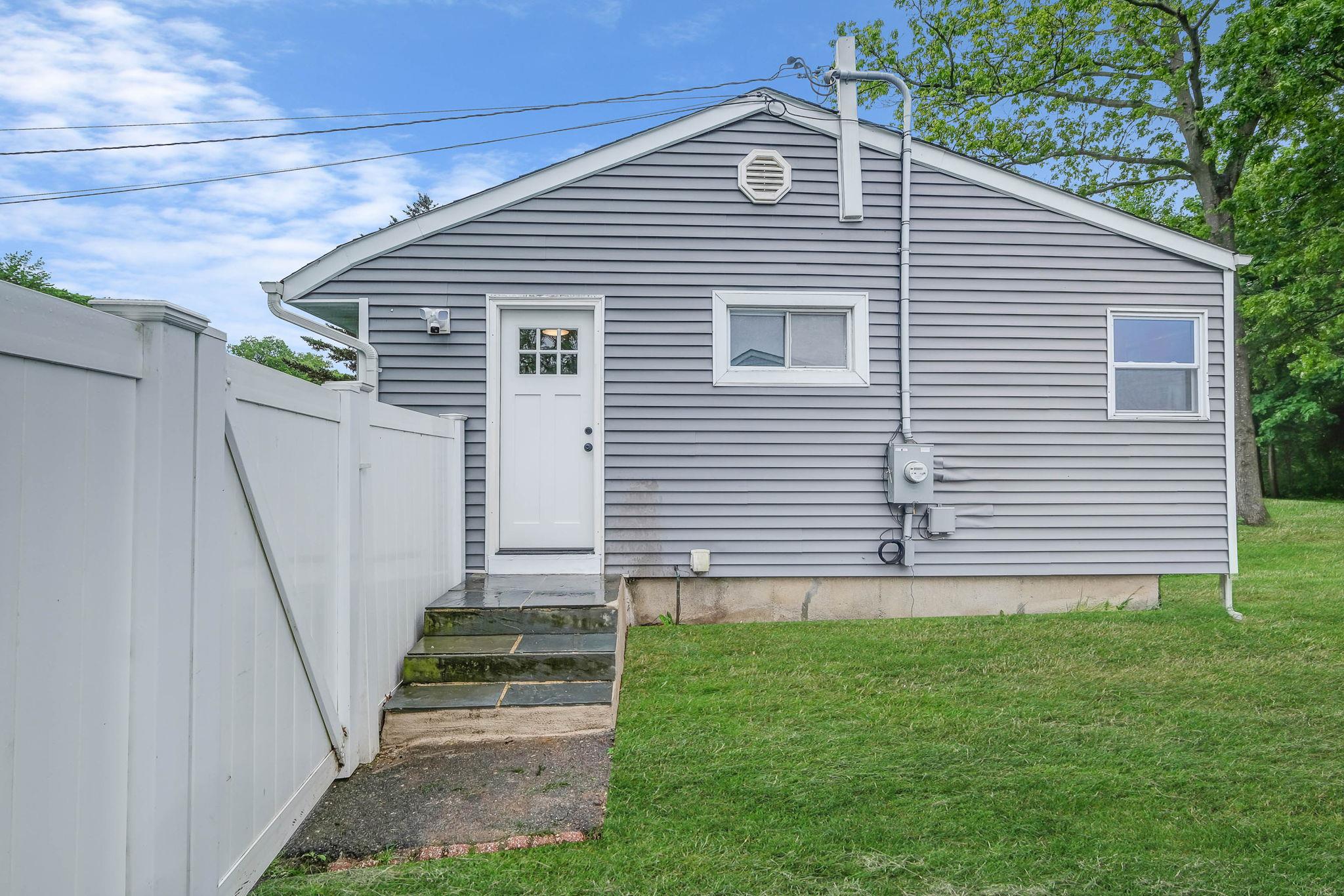 213 Stuyvesant Drive, Selden, New York image 25