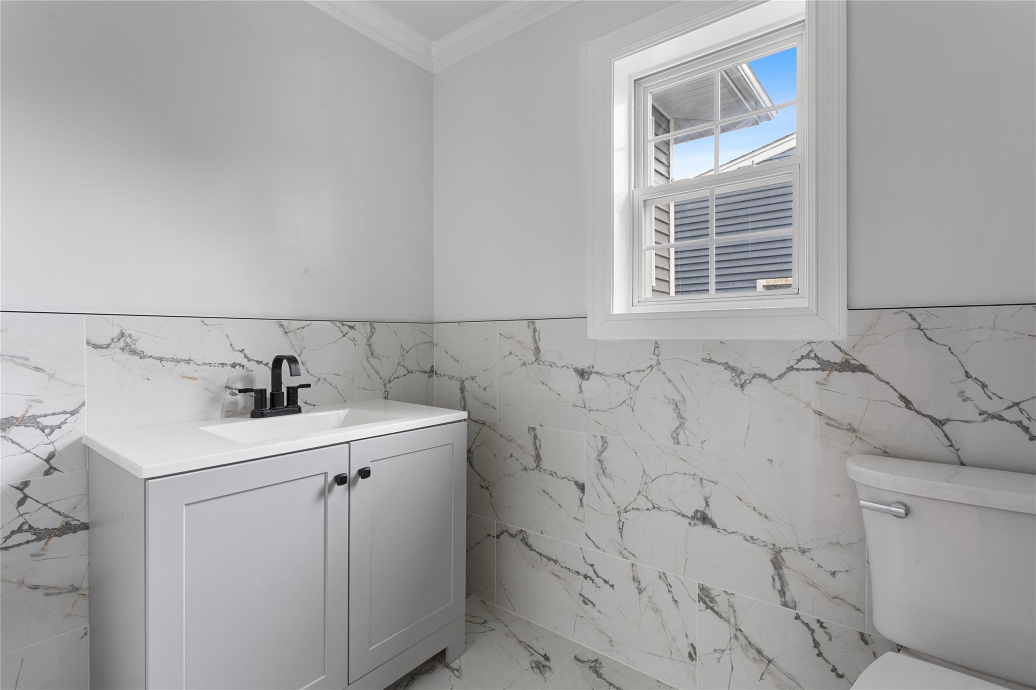 712 Carlton Road, West Babylon, New York image 6