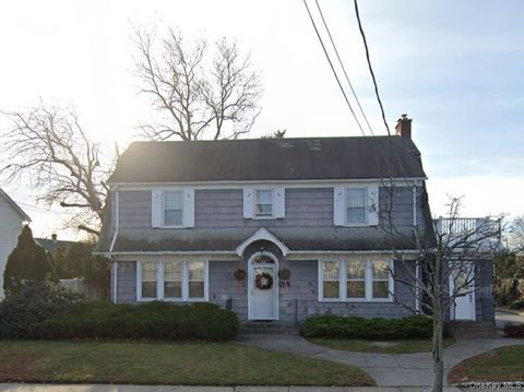 46 Conklin Street Farmingdale NY 11735