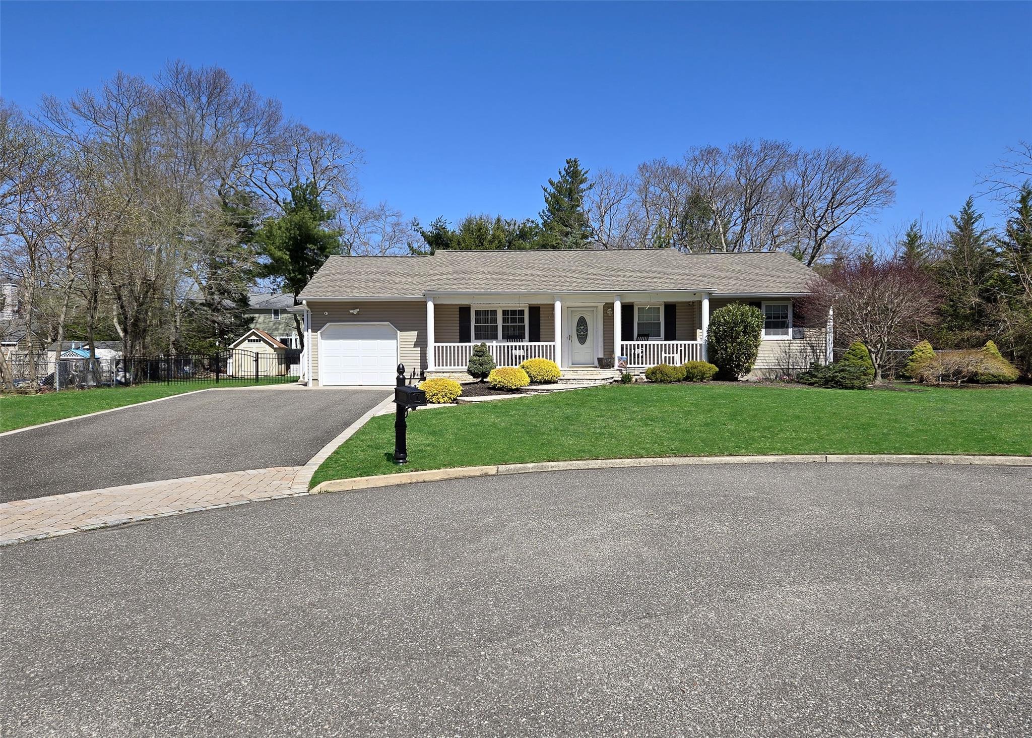 11 Addie Lane, Nesconset, New York image 1