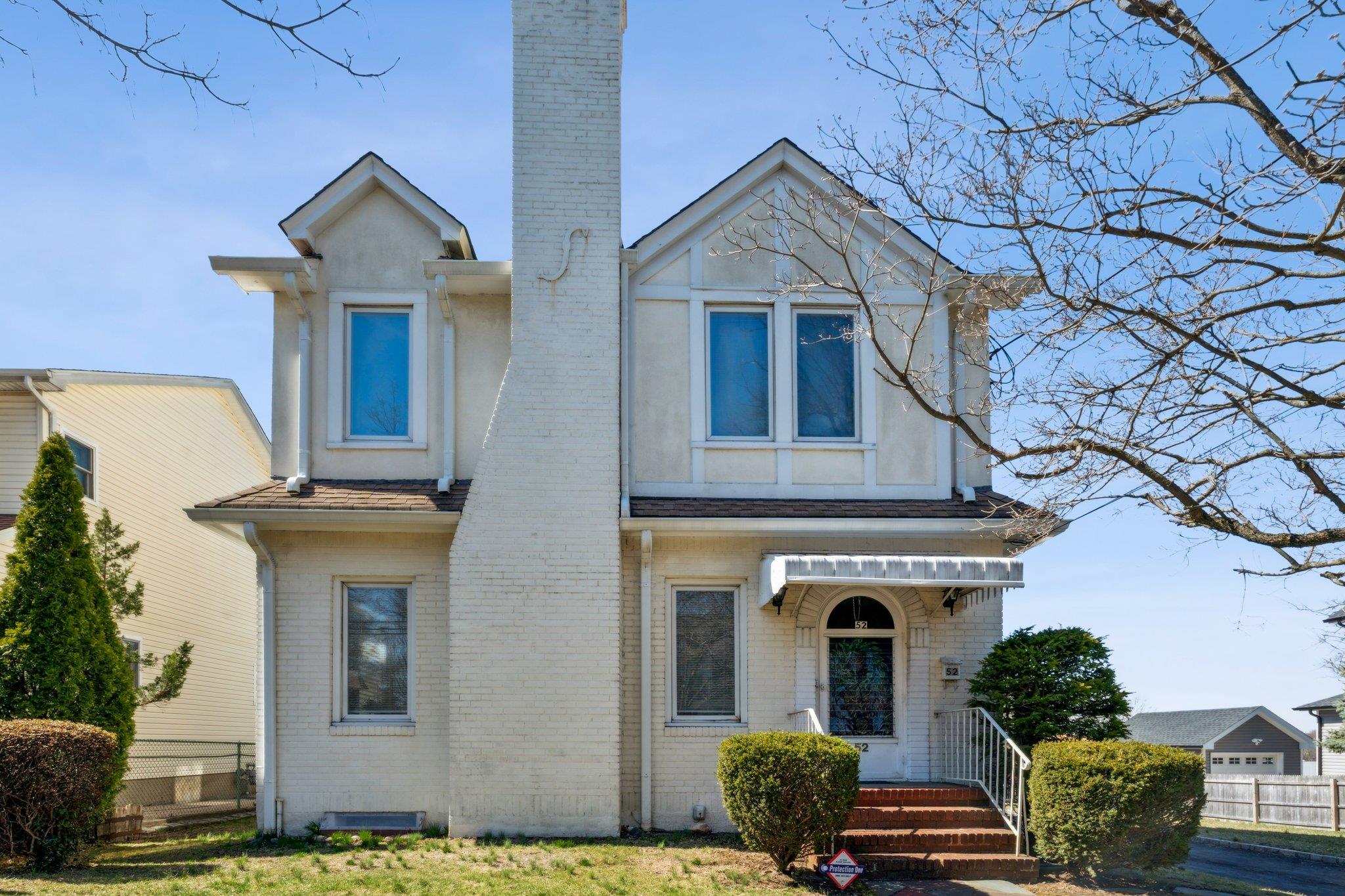 52 SW Hillview Avenue, Port Washington, New York image 1