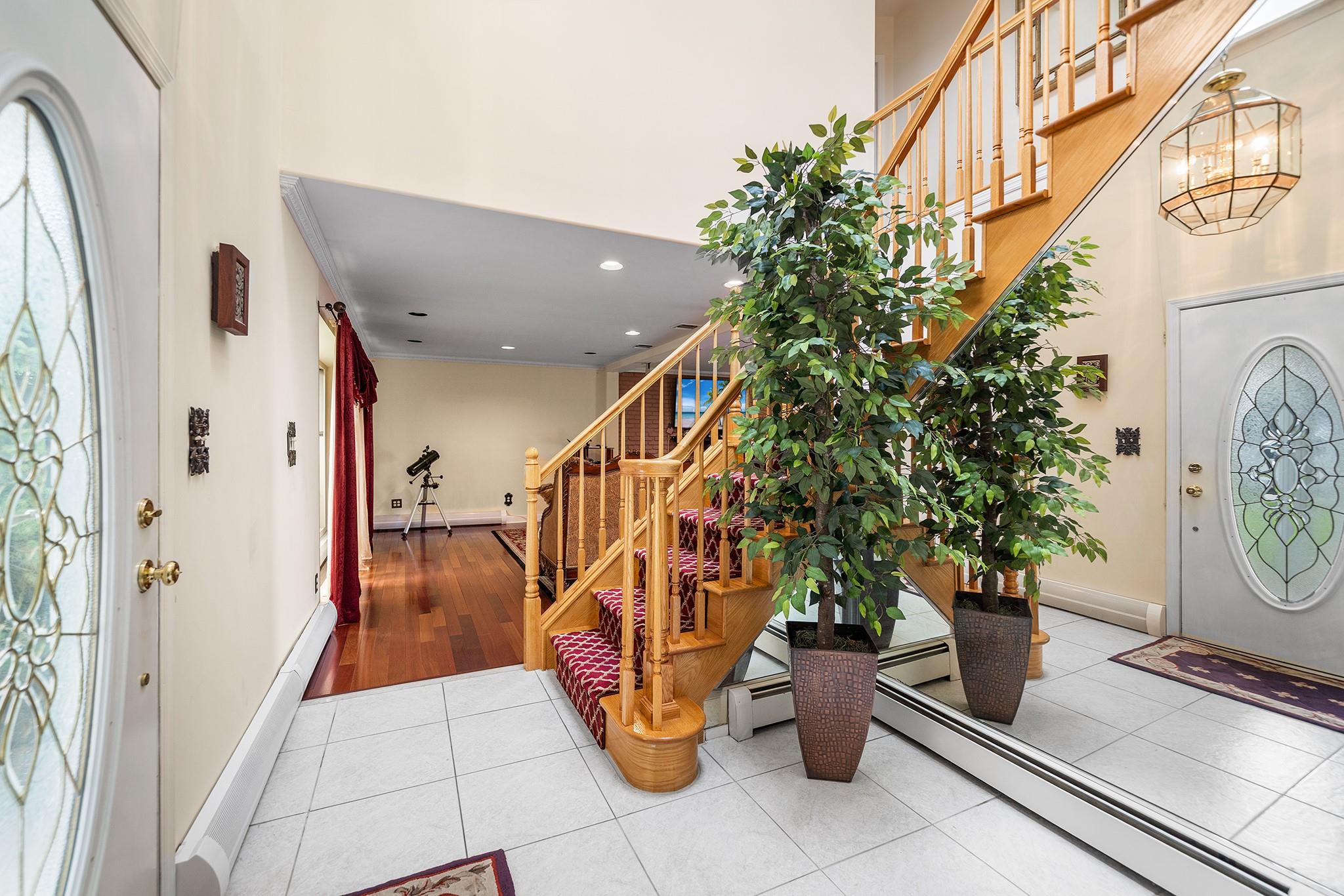 427 Benito Street