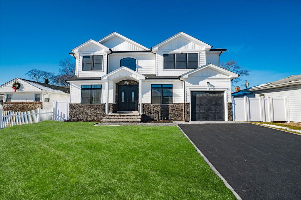 Photo of 1012 Olympia Road, Bellmore, NY 11710 (MLS # 831634)