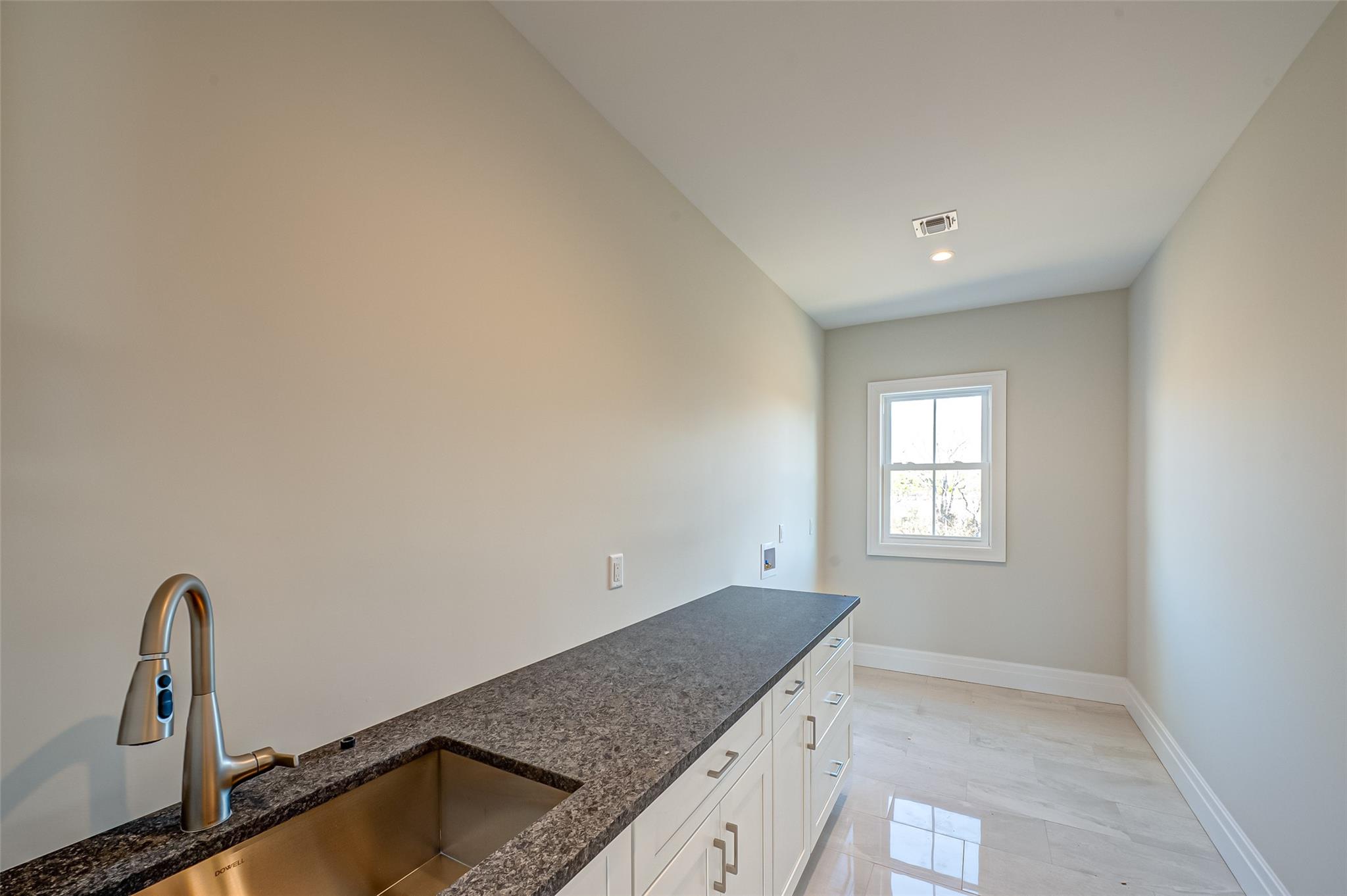 145 Cedar Swamp Road, Jericho, New York image 28