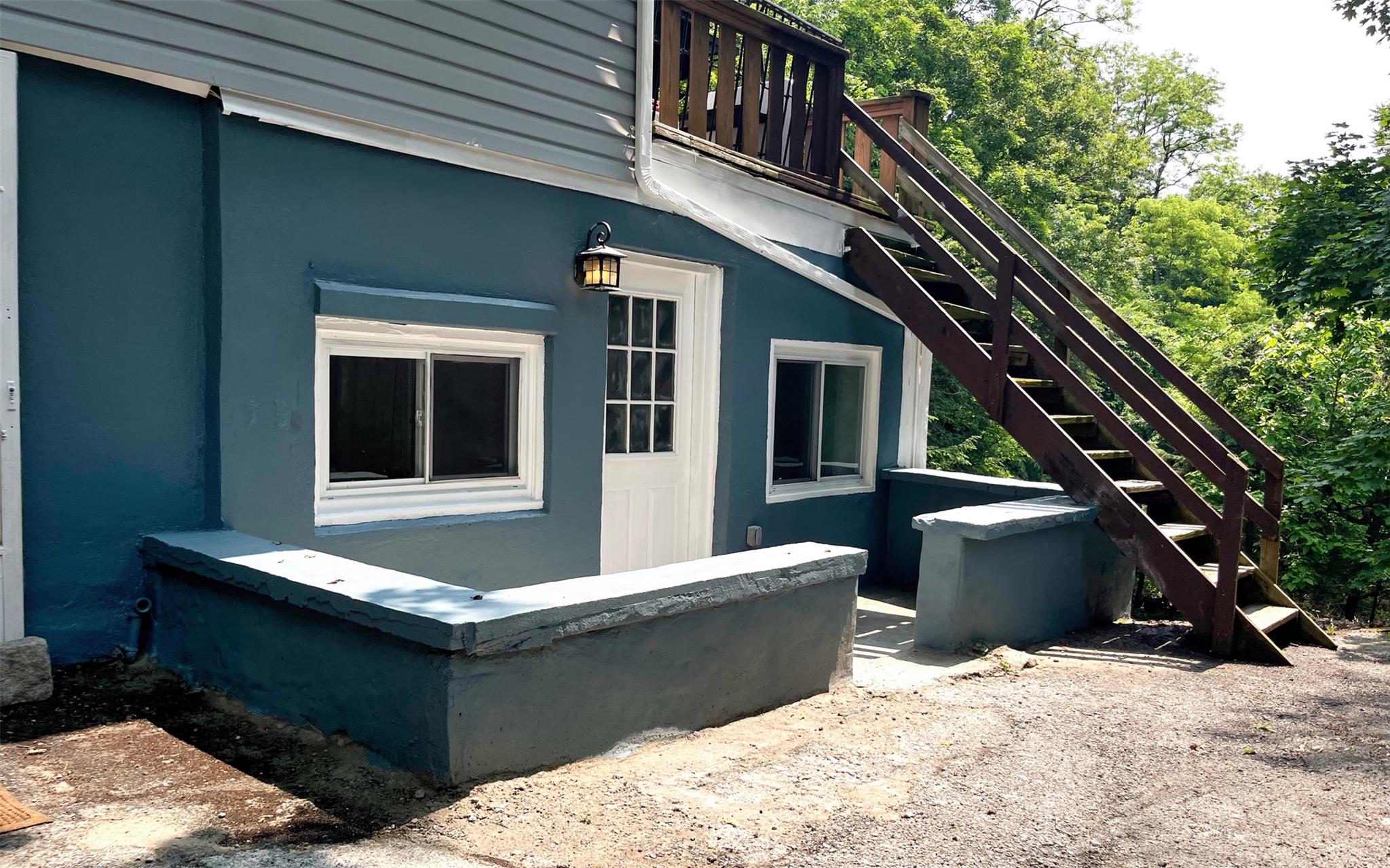 Rental Property at Saw Mill River Road 1, Millwood, New York - Bedrooms: 1 
Bathrooms: 1 
Rooms: 3  - $1,999 MO.
