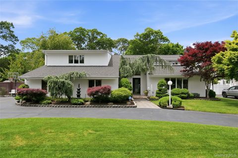 Homes For Sale - 16 Wildwood Court<br/> East Islip, NY 11730