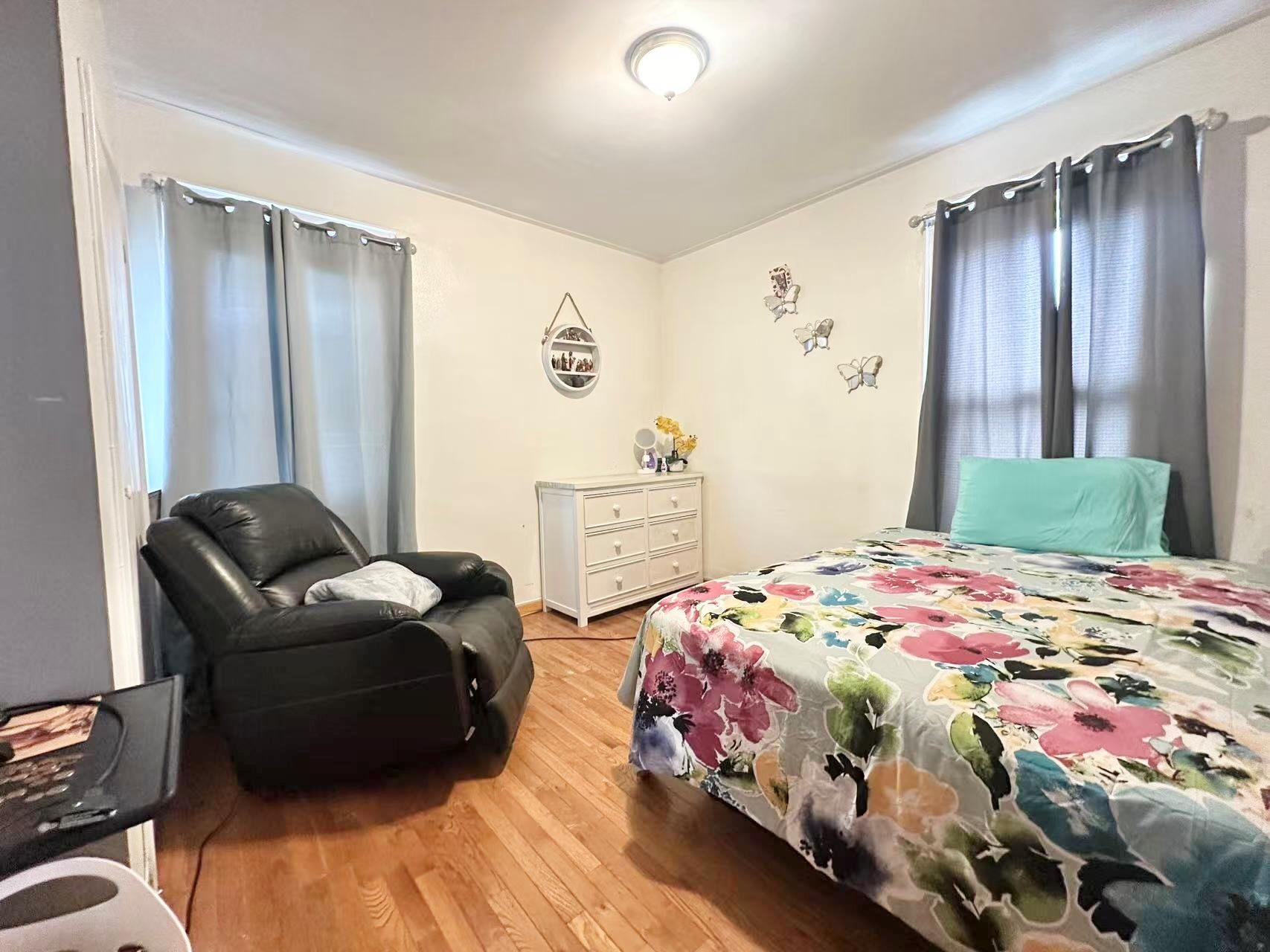 18 Sheridan Ave