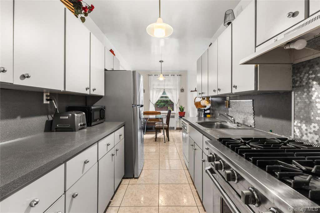 Photo of 100 Avenue P #H1, Brooklyn, NY 11204 (MLS # 1029202)