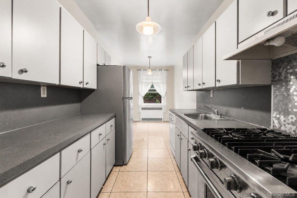 Photo of 100 Avenue P #H1, Brooklyn, NY 11204 (MLS # 1029202)