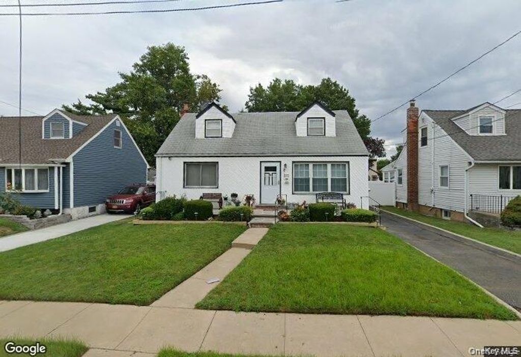 Photo of 181 Martens Avenue, Valley Stream, NY 11580 (MLS # 945218)