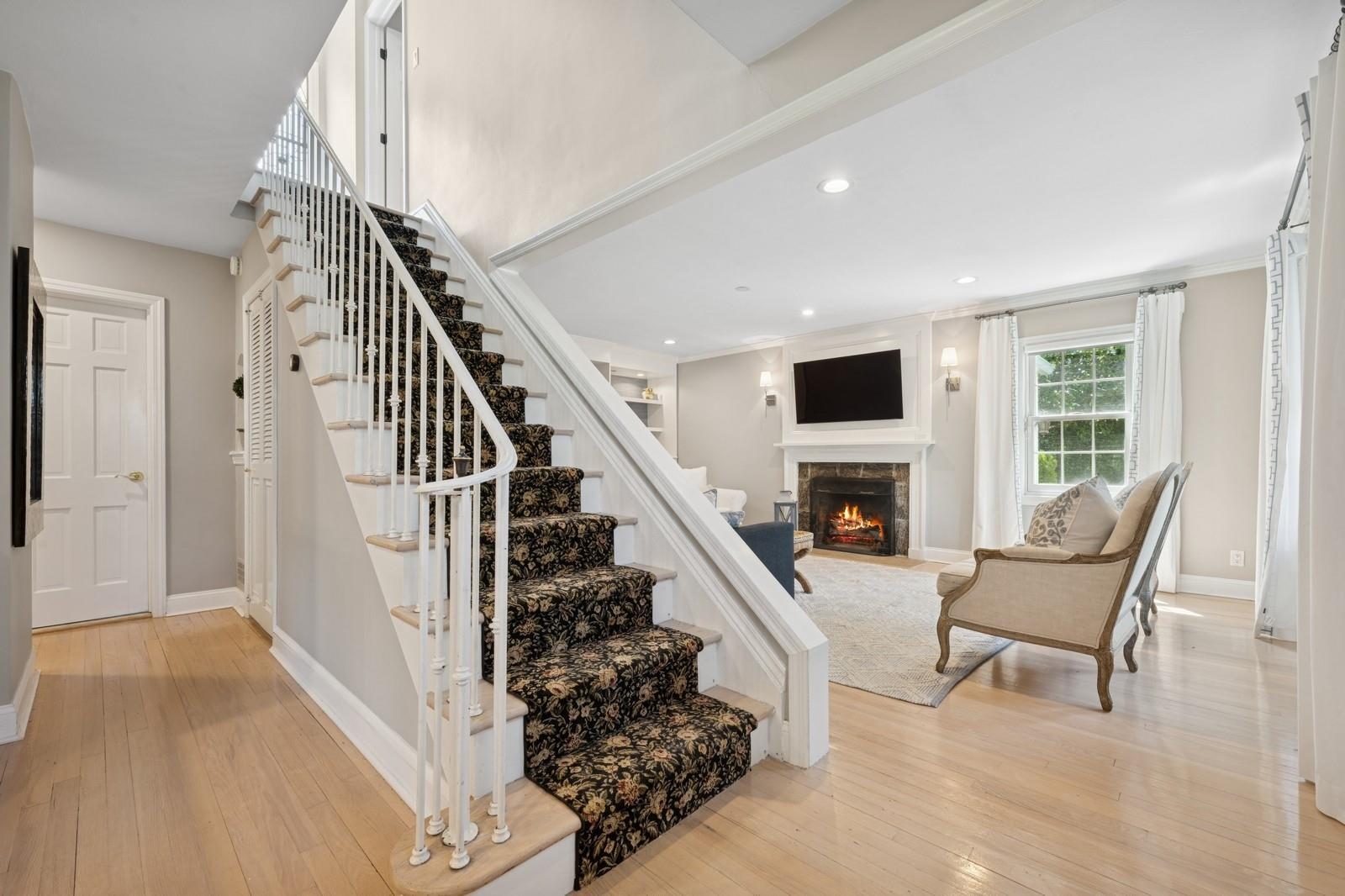 181 Washington Avenue, Garden City, New York image 4