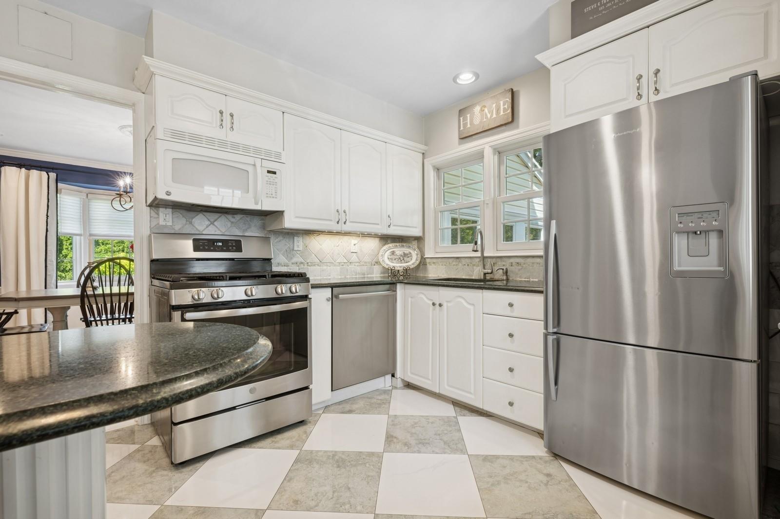 181 Washington Avenue, Garden City, New York image 13