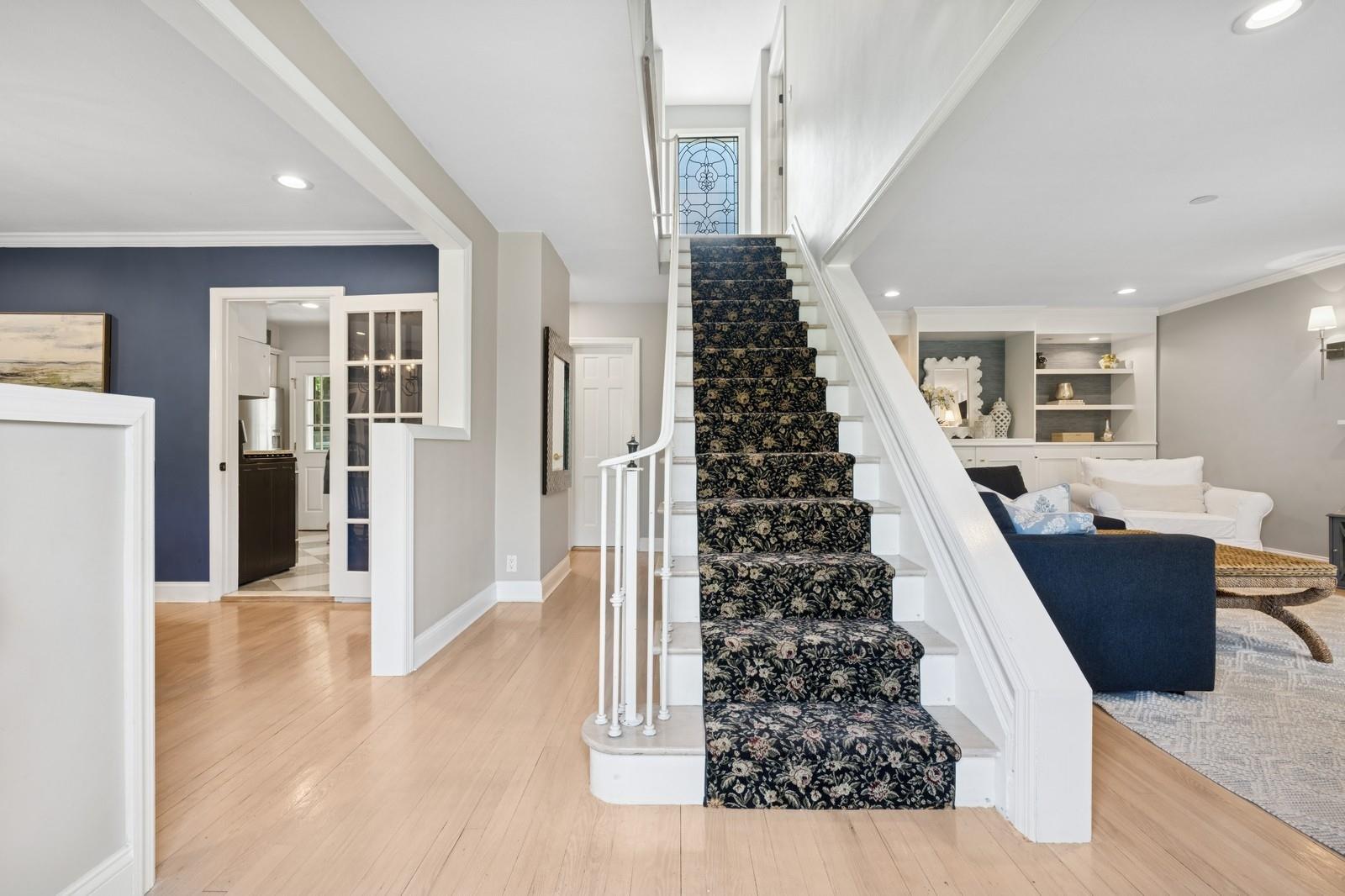 181 Washington Avenue, Garden City, New York image 3