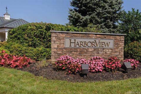 92 W Overlook Port Washington NY 11050