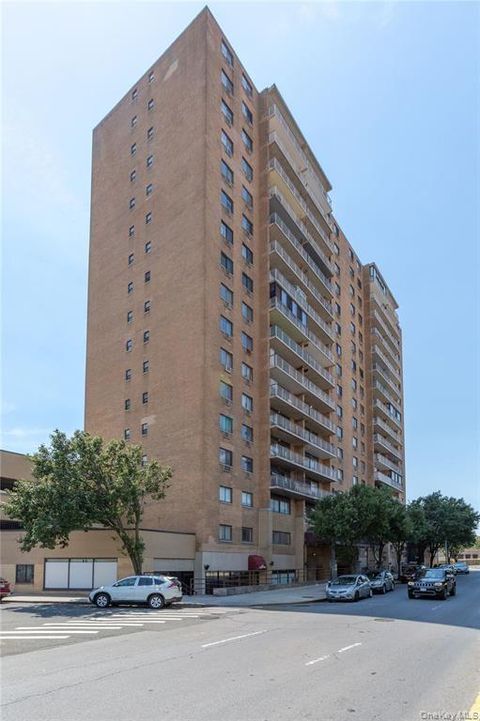 Condo For Sale - 9229 Queens Boulevard #3H<br/> Rego Park, NY 11374