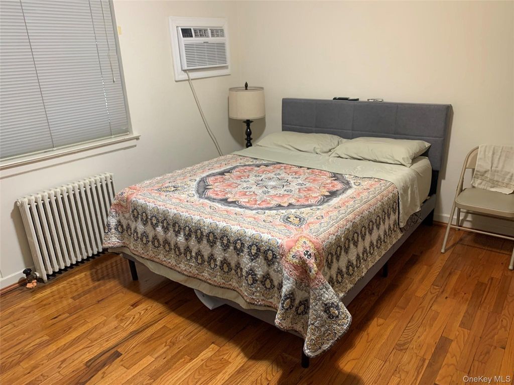 Photo of 73-20 260th Street #GV74-H5-1, Glen Oaks, NY 11004 (MLS # 987688)