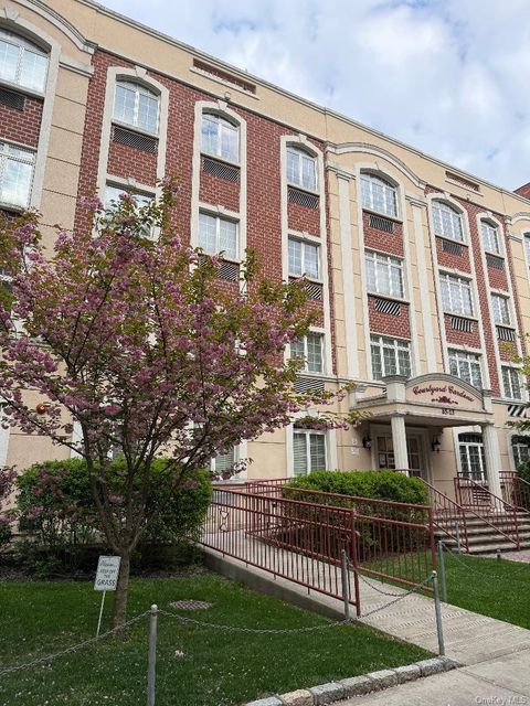 Photo of 8515 120th Street #3F, Kew Gardens, NY 11415 (MLS # 989501)