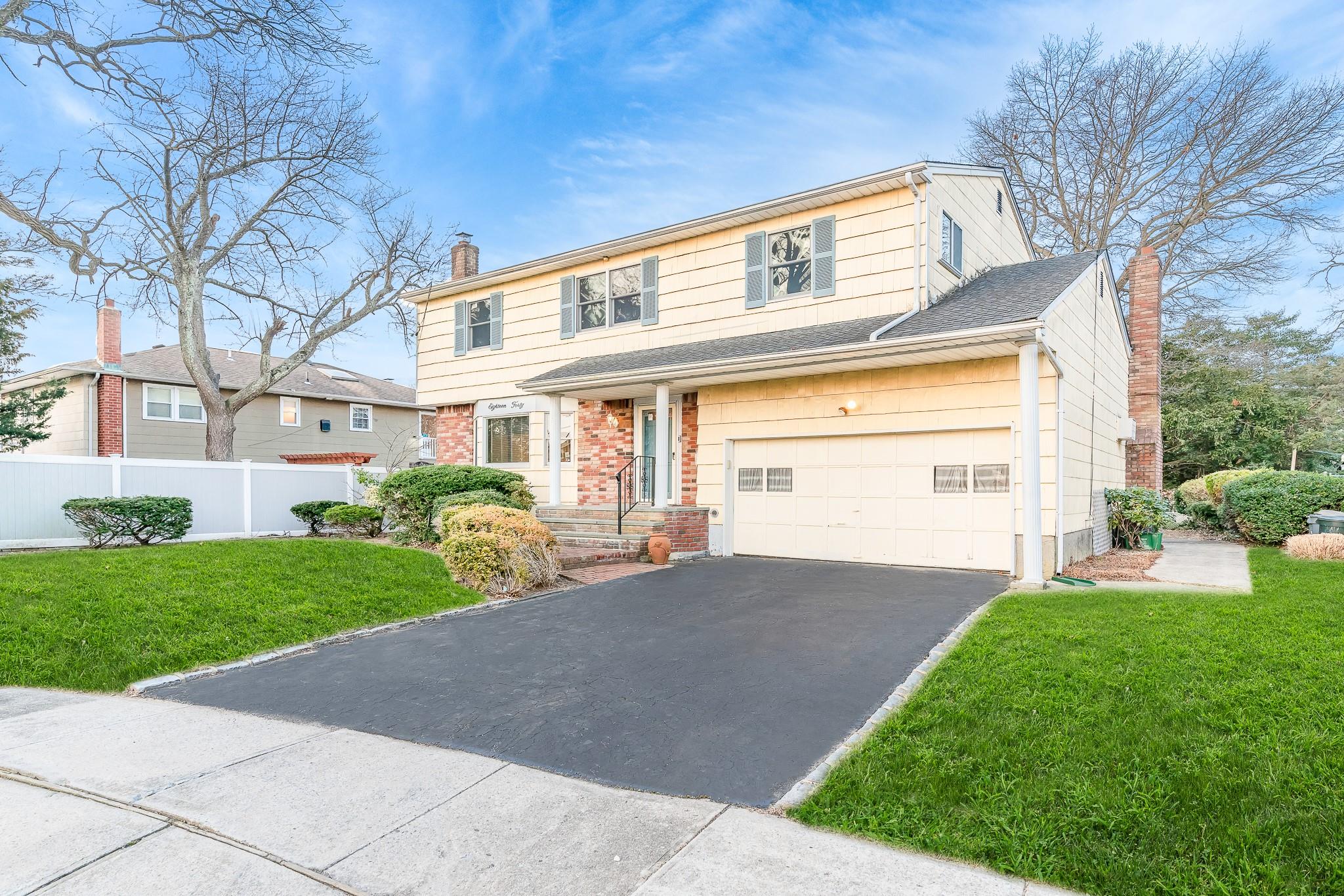 1840 Doria Lane, Bellmore, New York image 1