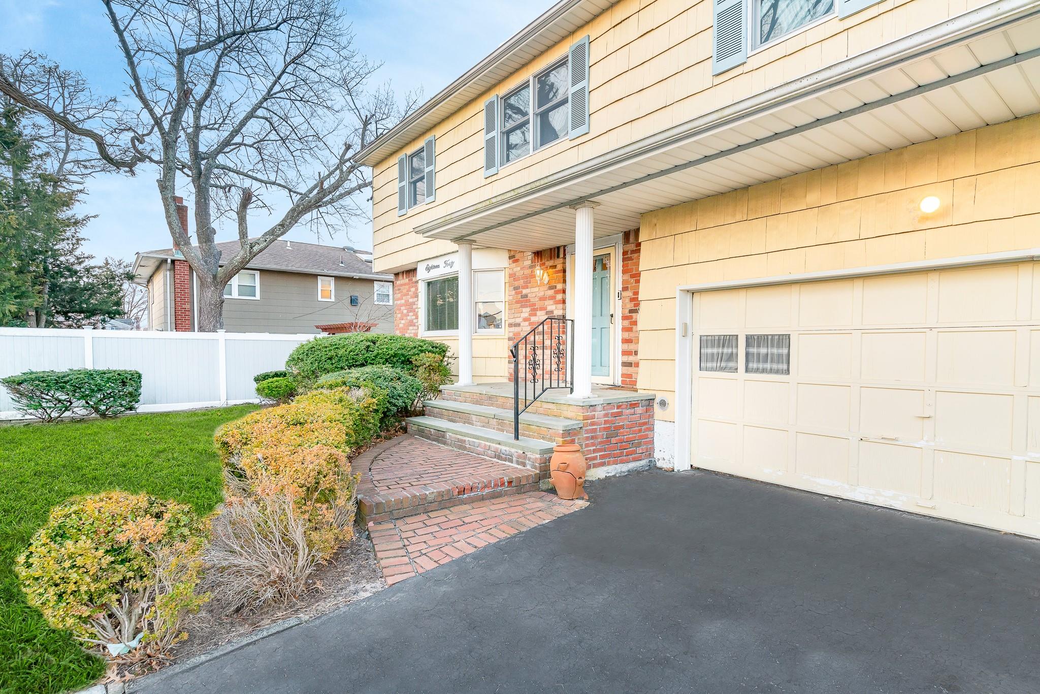 1840 Doria Lane, Bellmore, New York image 3