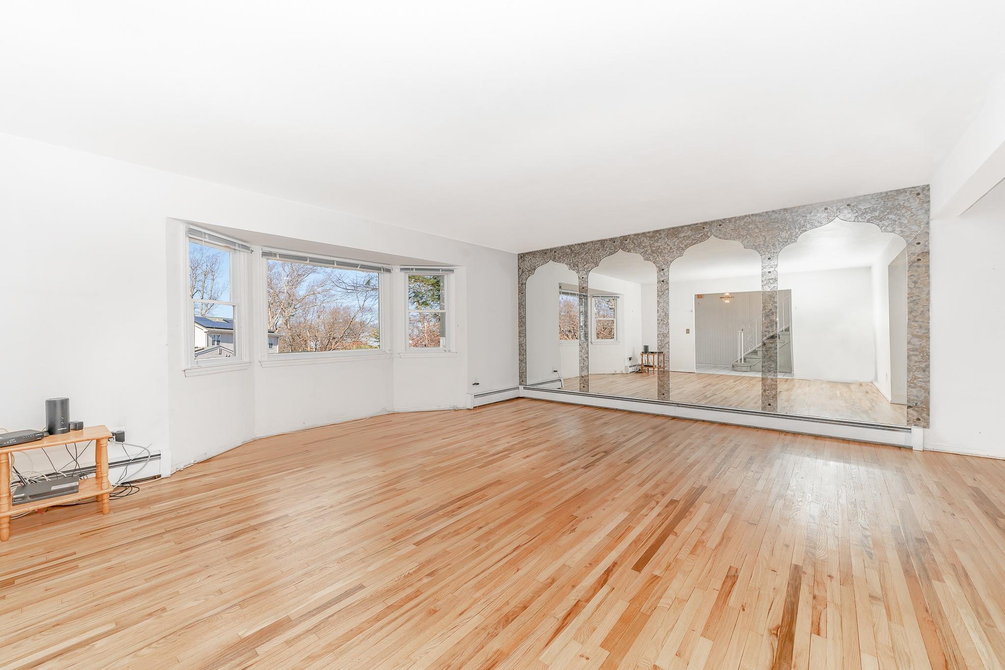 1840 Doria Lane, Bellmore, New York image 6
