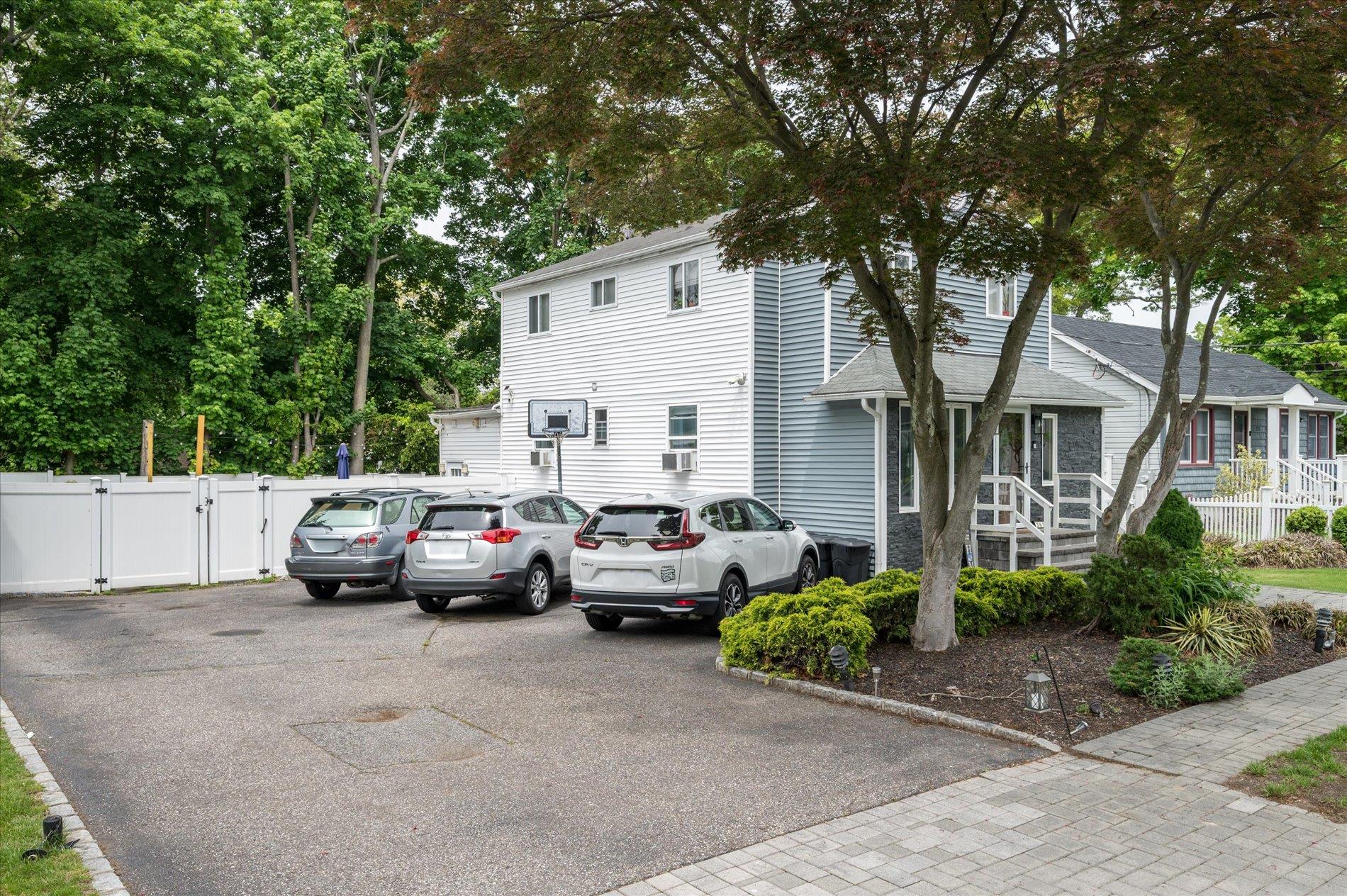369 Collington Drive, Ronkonkoma, New York image 3