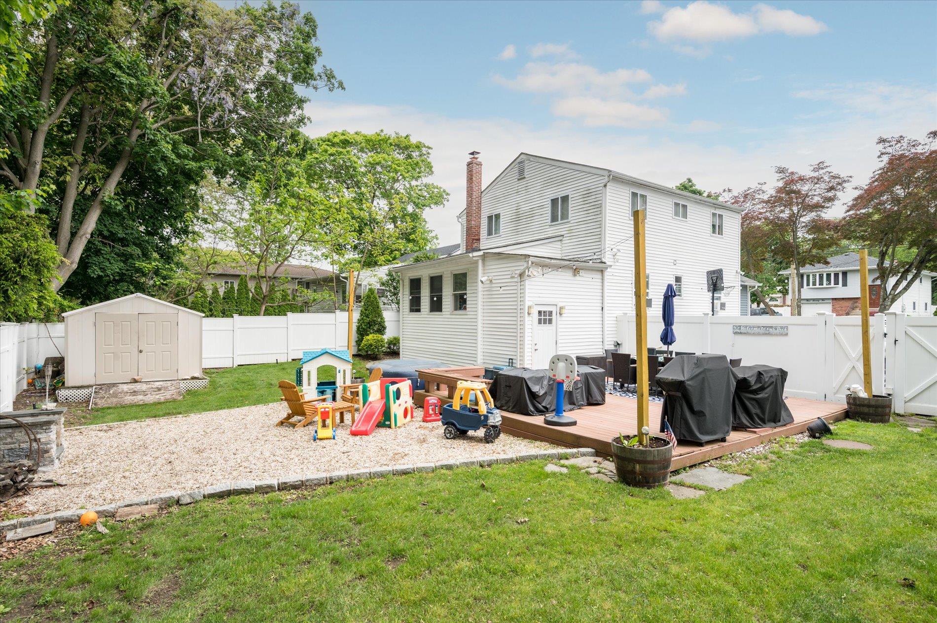 369 Collington Drive, Ronkonkoma, New York image 4