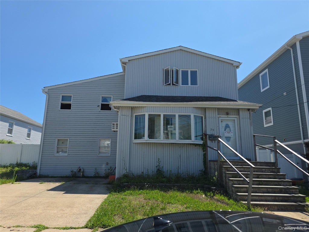Photo of 39 Kent Road, Island Park, NY 11558 (MLS # 1028915)