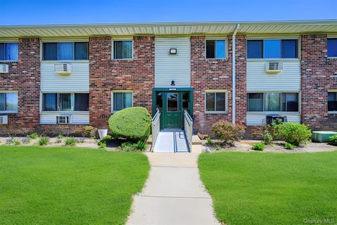Photo of 2499 UNION Boulevard #33B, Islip, NY 11751 (MLS # 961499)