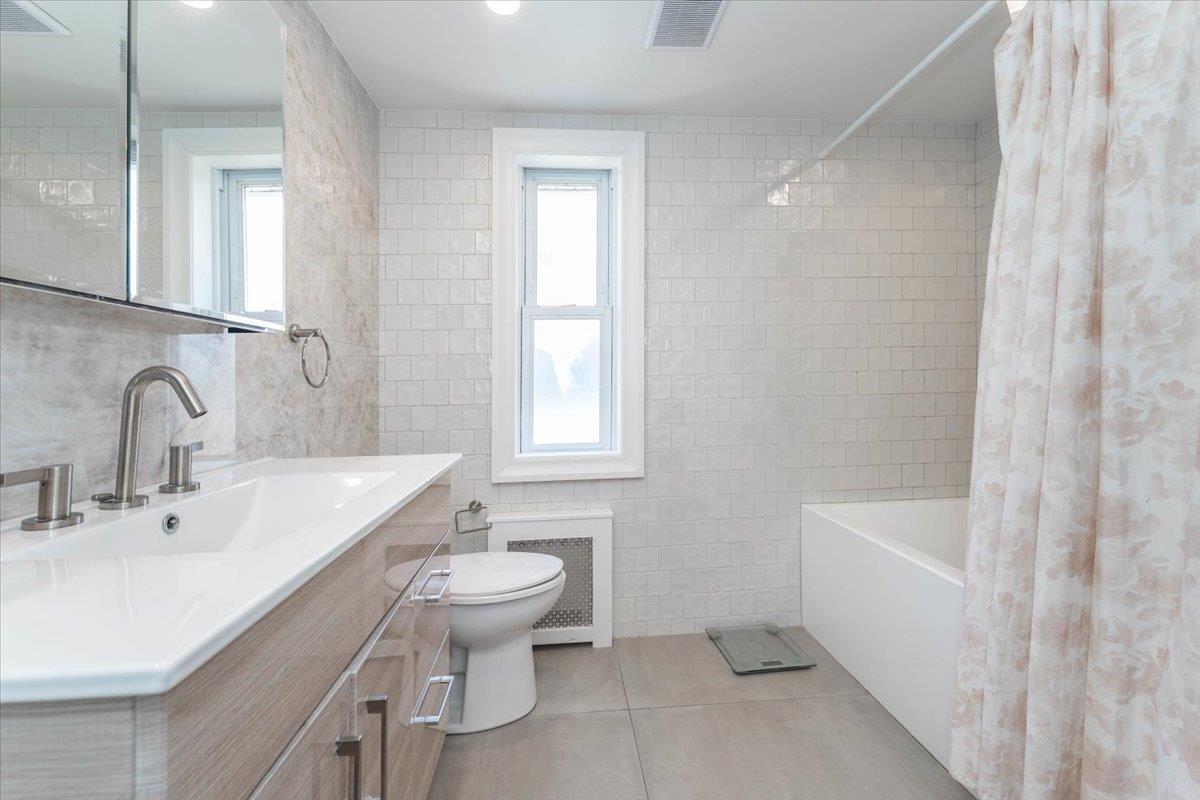205 Club Drive, Woodmere, New York image 16
