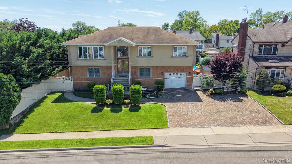 Photo of 859 Maloon Avenue, Franklin Square, NY 11010 (MLS # 1034516)
