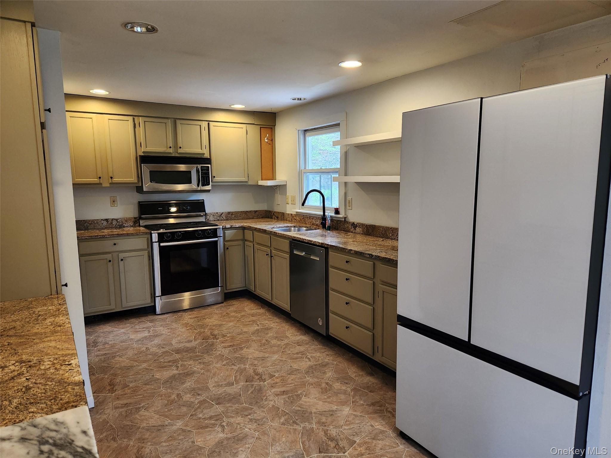 384 Fishcreek Road
