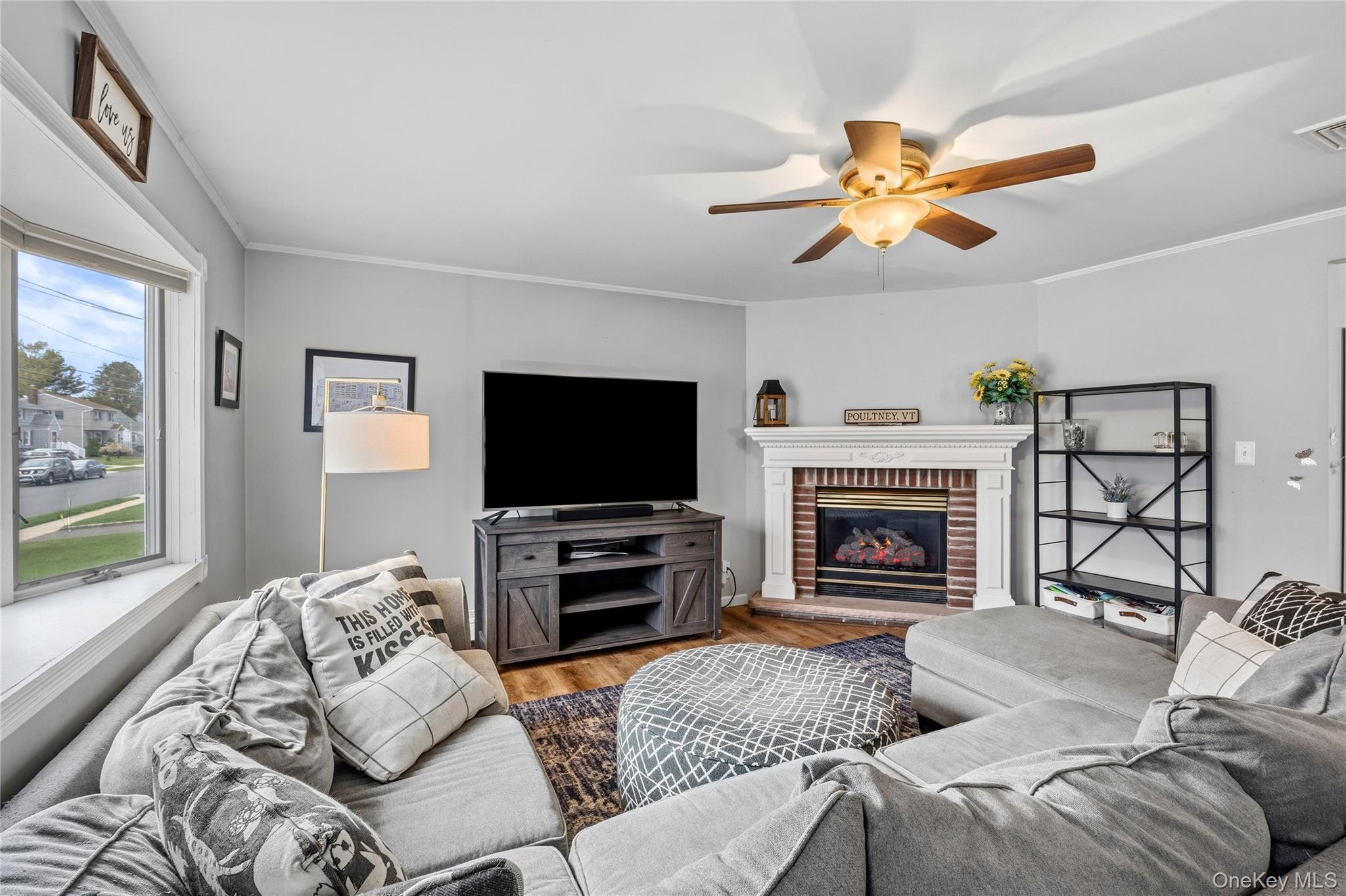 2459 Woodland Avenue
