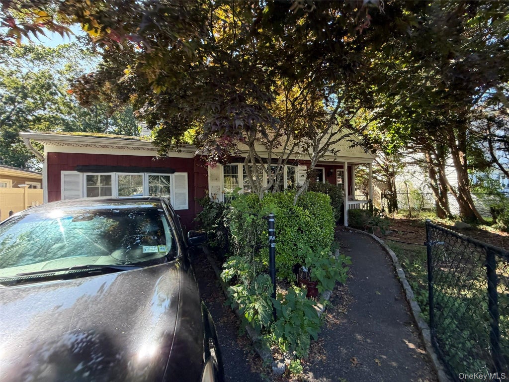 Photo of 30 Oakwood Drive, Shirley, NY 11967 (MLS # 1056211)