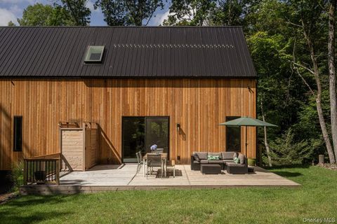 Tiny photo for 4 Sarah Court, Rhinebeck, NY 12572 (MLS # 906583)