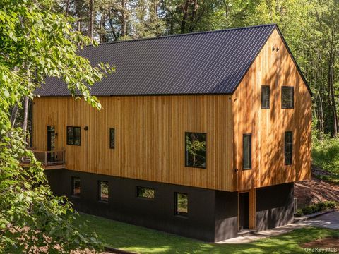 4 Sarah Court Rhinebeck NY 12572