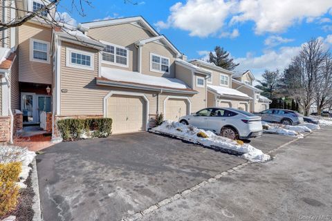 202 Carriage Lane Plainview NY 11803