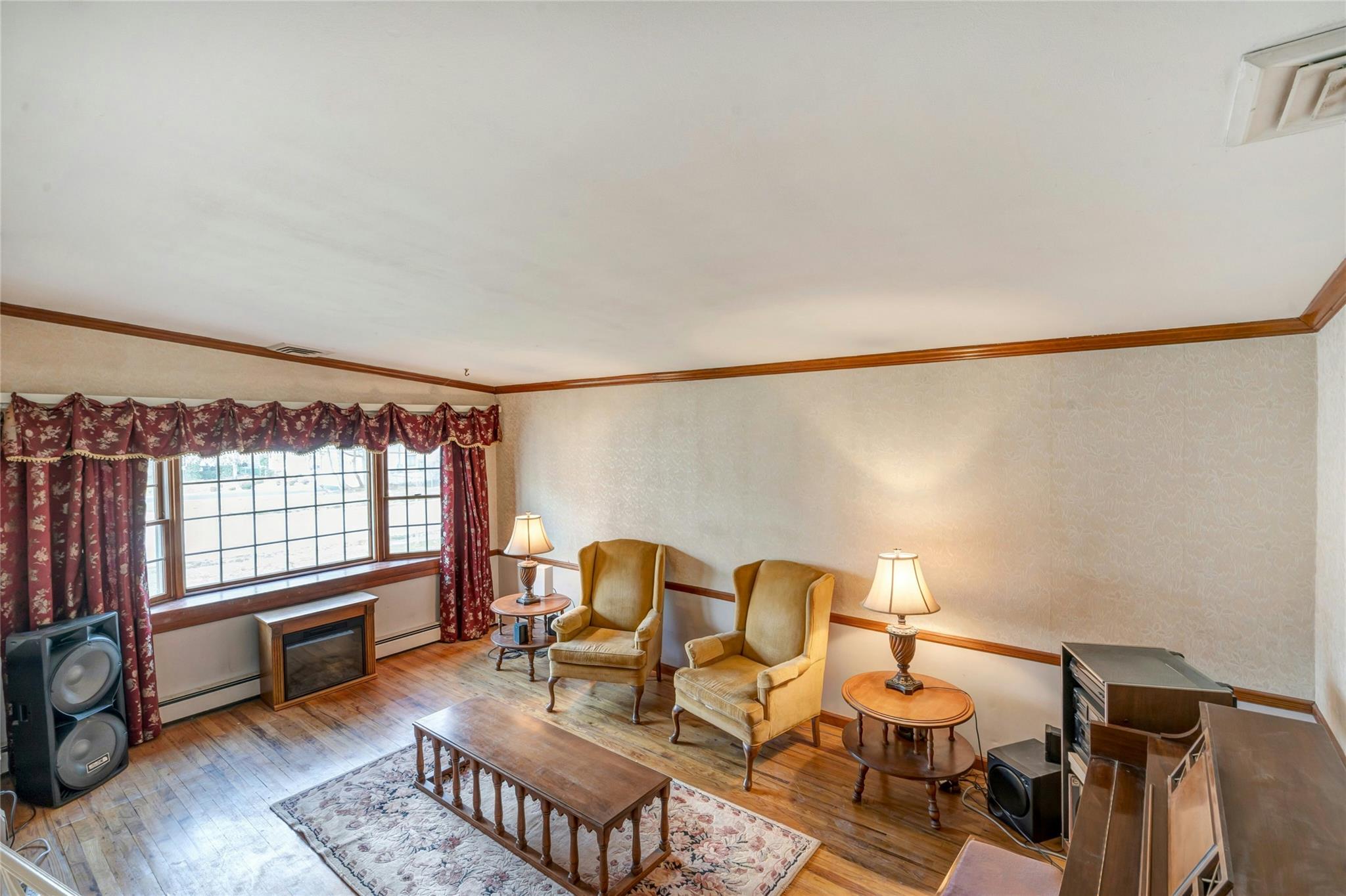 101 Grissom Way, Hauppauge, New York image 5