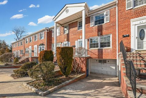 Condo For Sale - 63-05A Douglaston Parkway<br/> Little Neck, NY 11362